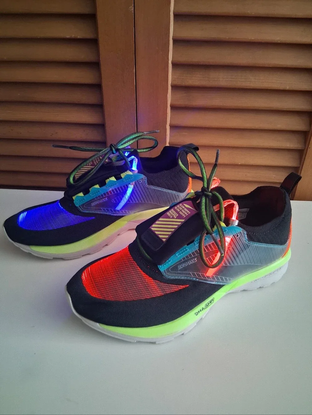 Brooks Ricochet Glow Happy Glow In The Dark Women's Running Shoe * Size: 6